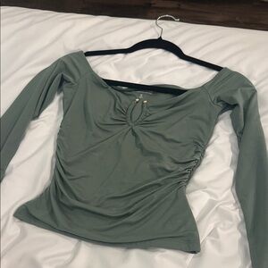 A&f  Green Off-Shoulder Women's Top